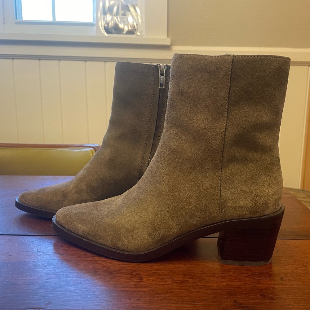 Madewell suede boots with zipper. Size 7.
